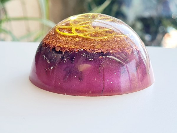 Orgonite dôme rose graine de vie